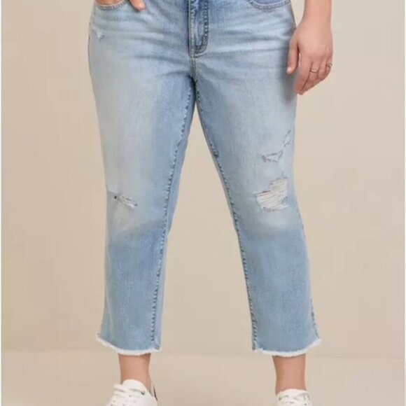 torrid Denim - Torrid Crop Boyfriend Vintage Stretch Mid-Rise Jean – Heavily Distressed SZ 16